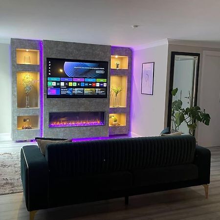 The Exclusive Jacuzzi Apartment Birmingham Luaran gambar