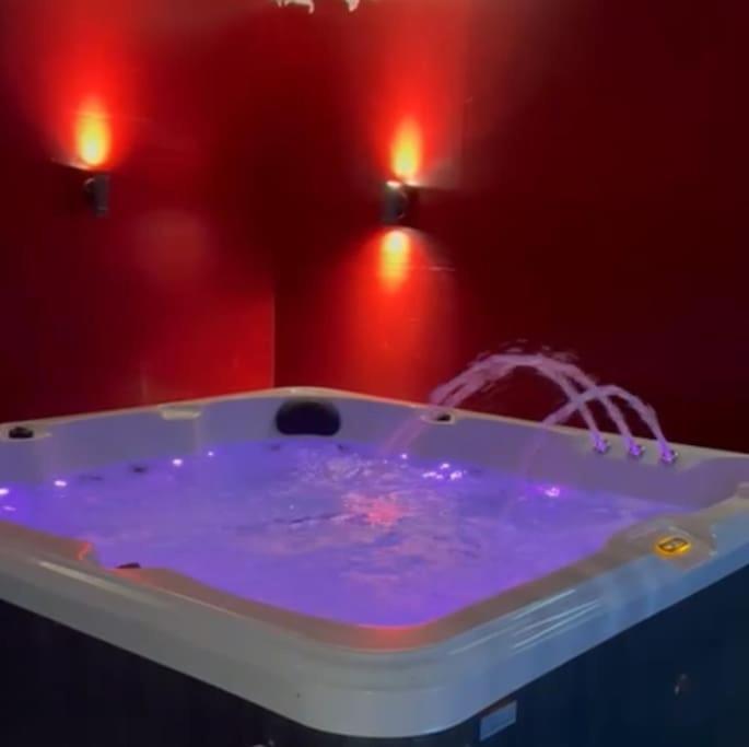 The Exclusive Jacuzzi Apartment Birmingham Luaran gambar
