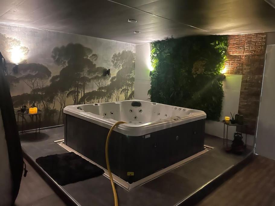 The Exclusive Jacuzzi Apartment Birmingham Luaran gambar